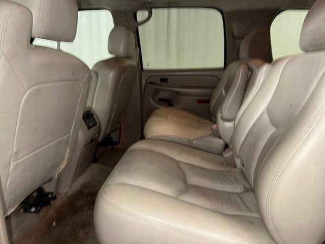 Used 2005 Chevrolet Suburban LT w/ Preferred Equipment Group AWD/4WD image 18