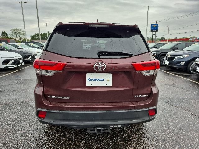 Used 2019 Toyota Highlander XLE AWD/4WD image 6