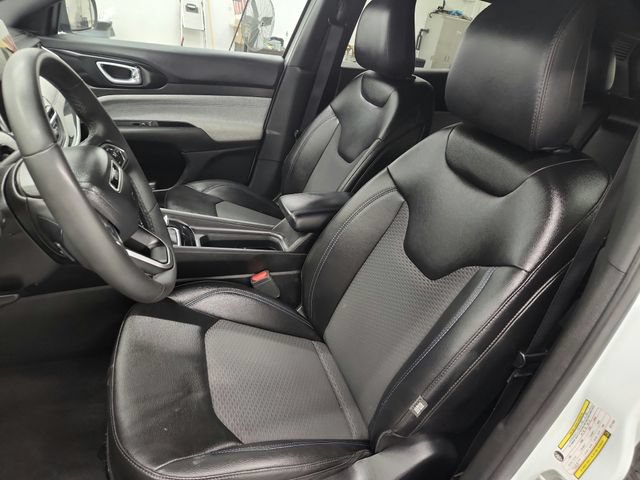 Used 2024 Jeep Compass Latitude AWD/4WD image 19