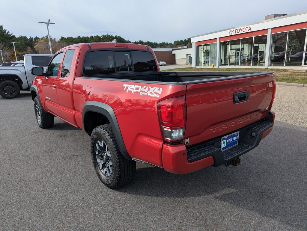 Used 2016 Toyota Tacoma TRD Off-Road image 3