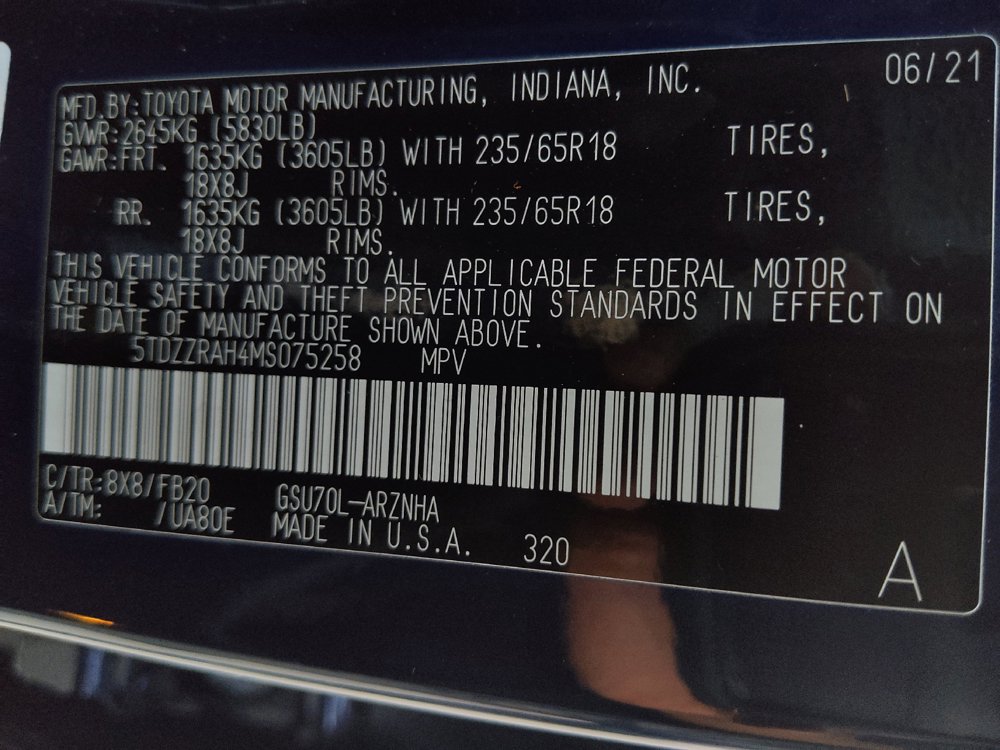Used 2021 Toyota Highlander LE FWD image 33