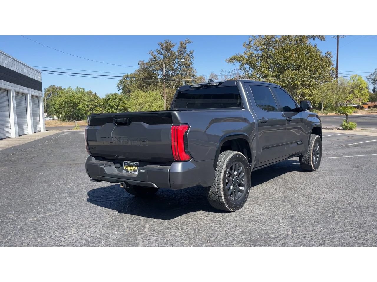 Used 2024 Toyota Tundra Platinum AWD/4WD image 2