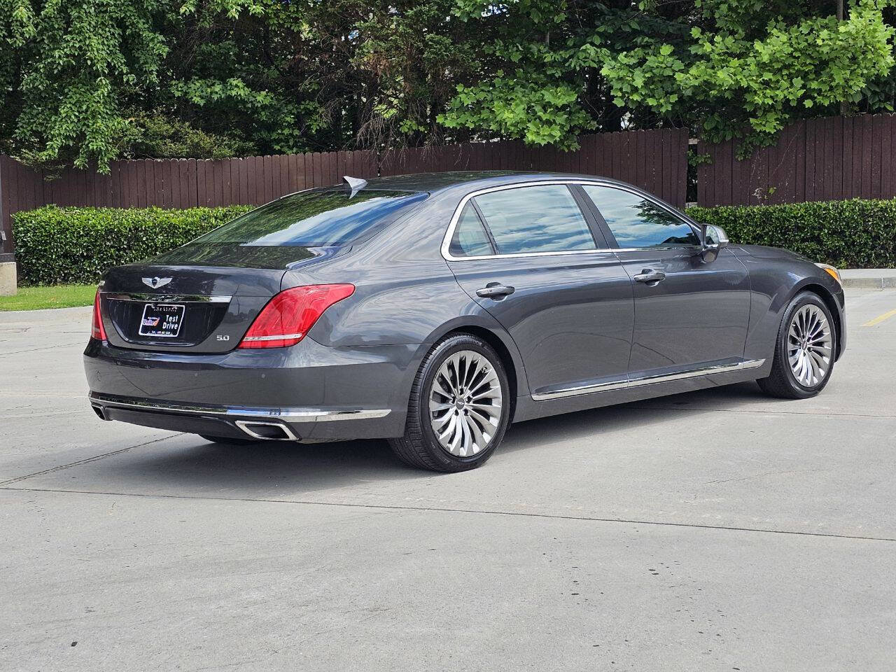 Used 2017 Genesis G90 5.0 Ultimate RWD image 23