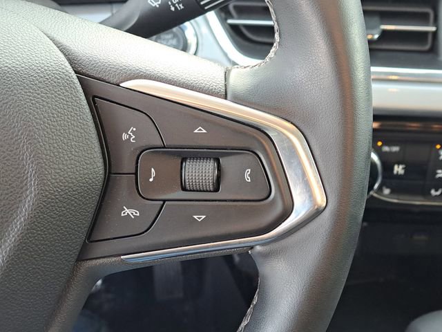 Used 2025 Chevrolet Trax LT w/ Driver Confidence Package image 5