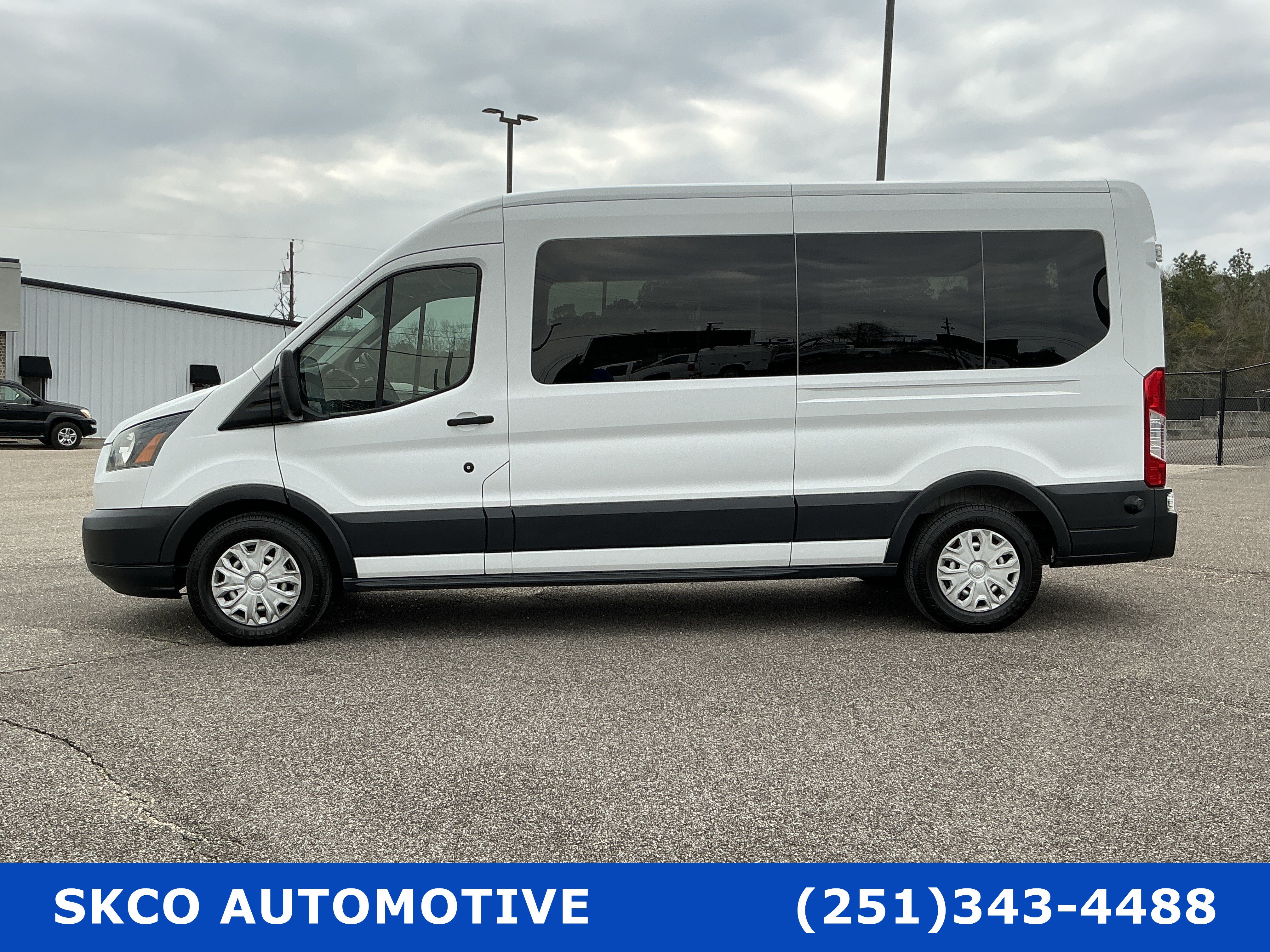 Used 2016 Ford Transit 350 XL RWD image 2