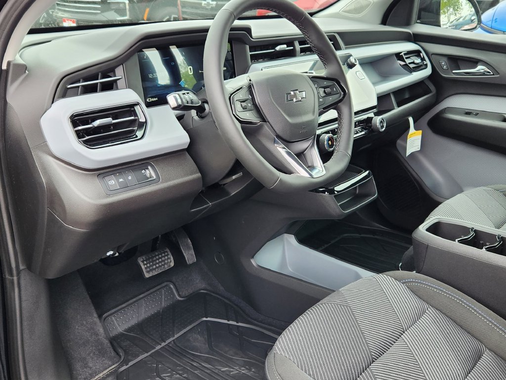 New 2027 Chevrolet Bolt LT w/ Comfort Package FWD image 9