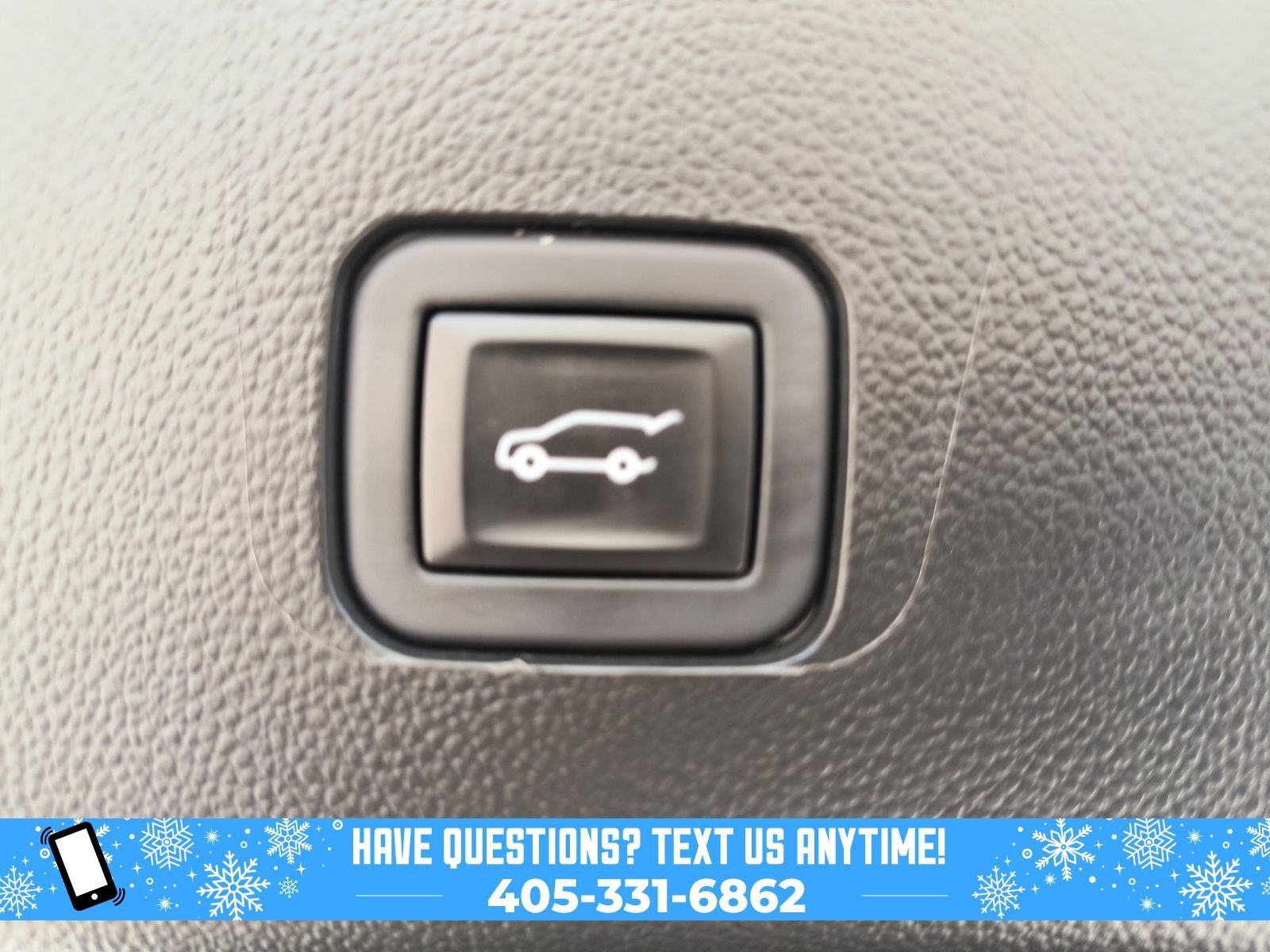 Used 2023 Chevrolet Traverse LT image 16