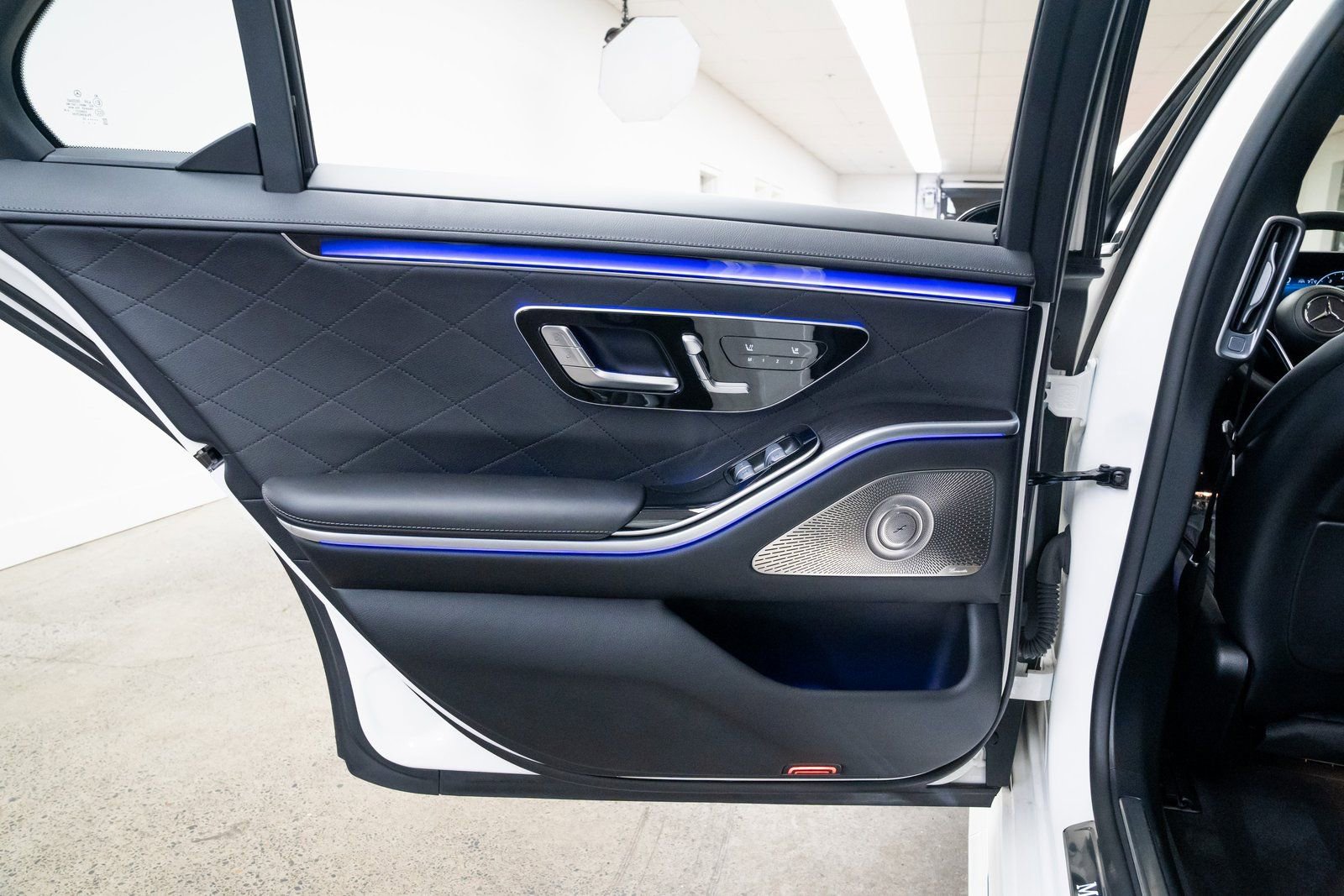 Used 2023 Mercedes-Benz S 580 4MATIC Sedan image 19