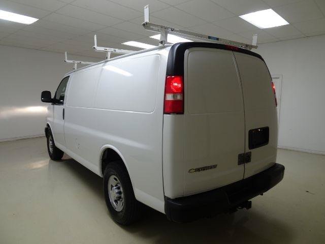 Used 2019 Chevrolet Express 3500 w/ Driver Convenience Package RWD image 4
