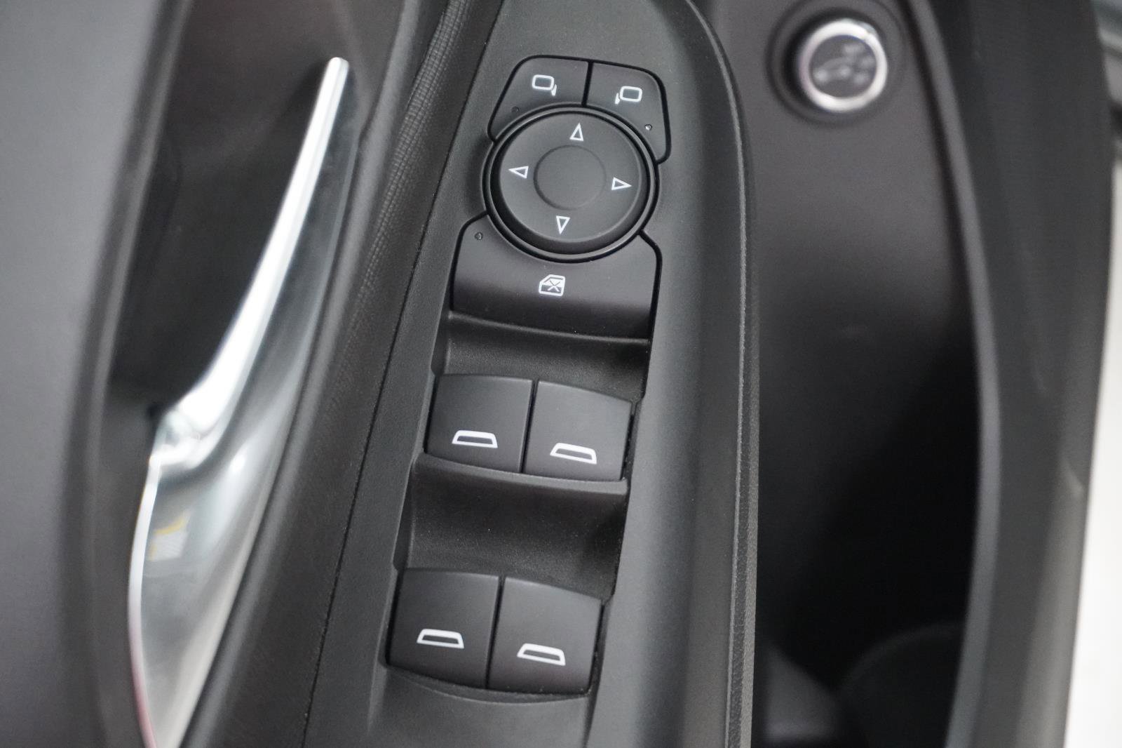 Used 2025 Buick Envista Preferred w/ Convenience II Package image 14