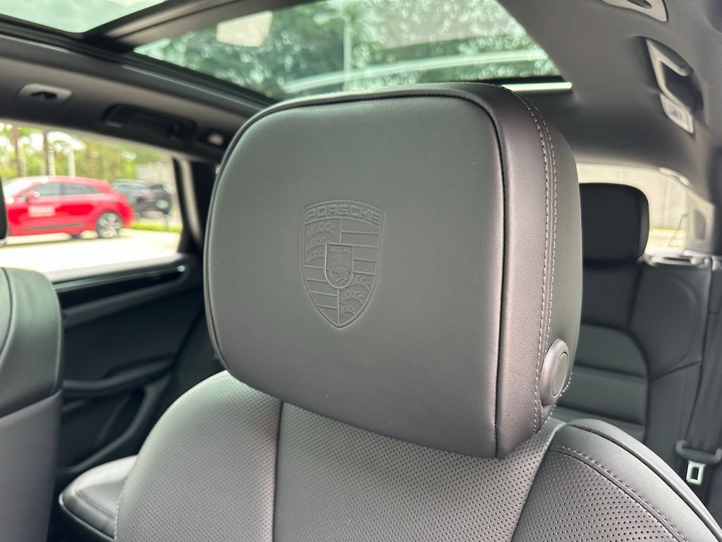 Used 2026 Porsche Macan S AWD/4WD image 25