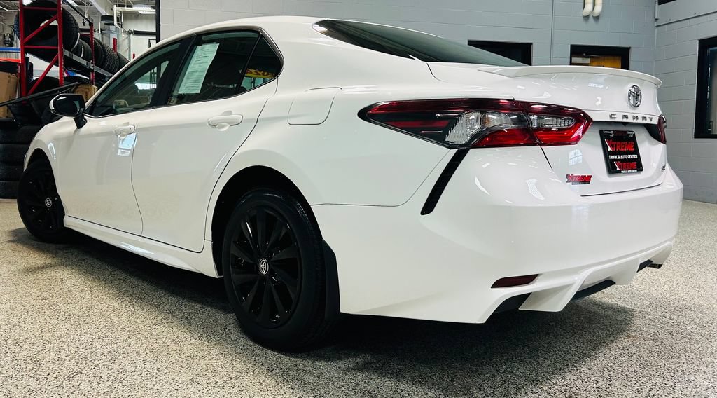 Used 2024 Toyota Camry SE FWD image 4