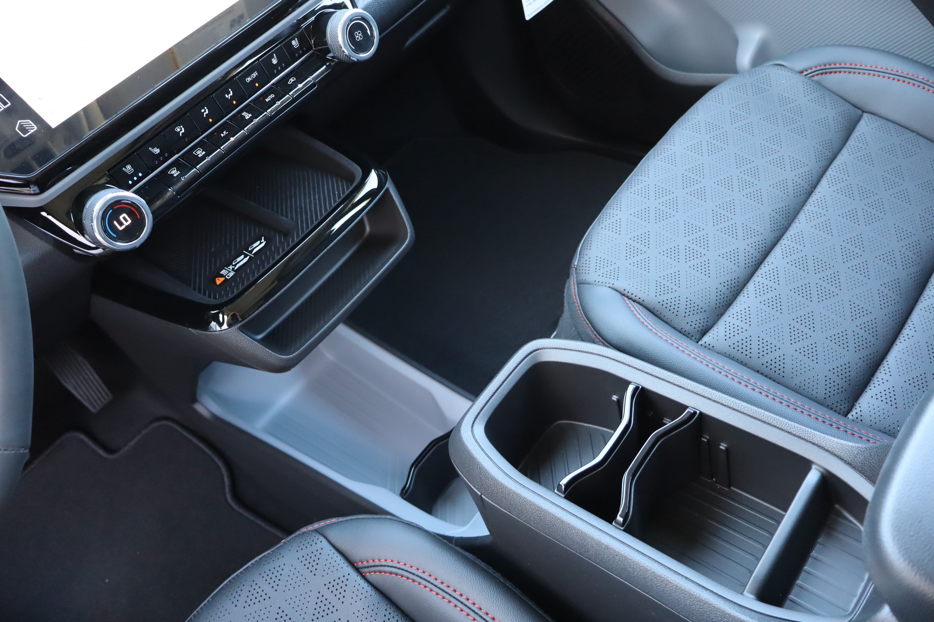 New 2027 Chevrolet Bolt RS w/ Technology Package FWD image 18