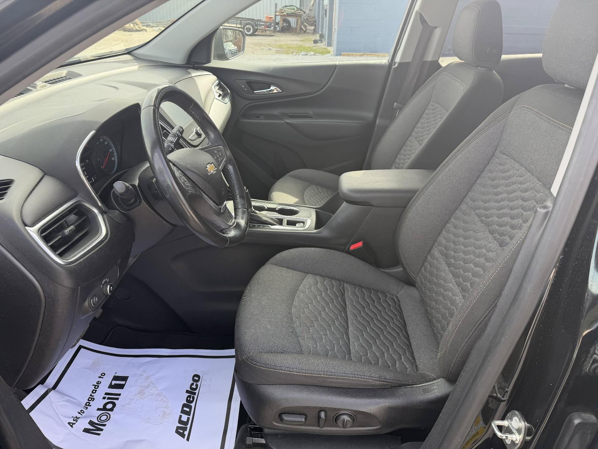 Used 2018 Chevrolet Equinox LT FWD image 12