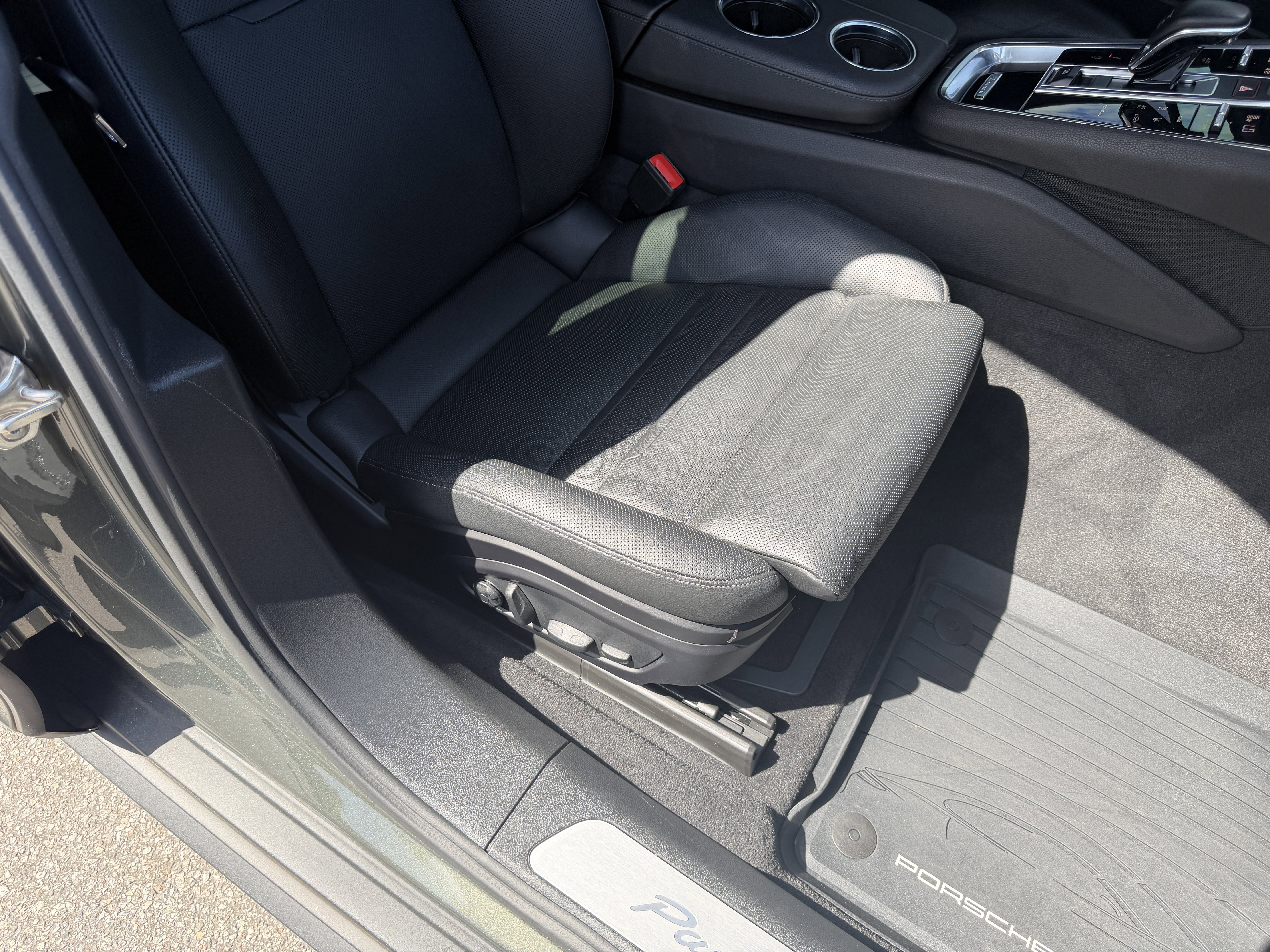 Certified 2022 Porsche Panamera 4S image 19