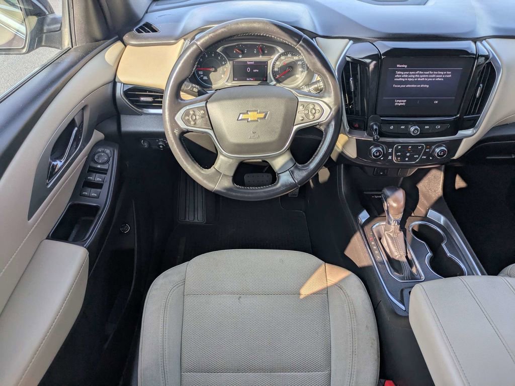 Used 2022 Chevrolet Traverse LT FWD image 18