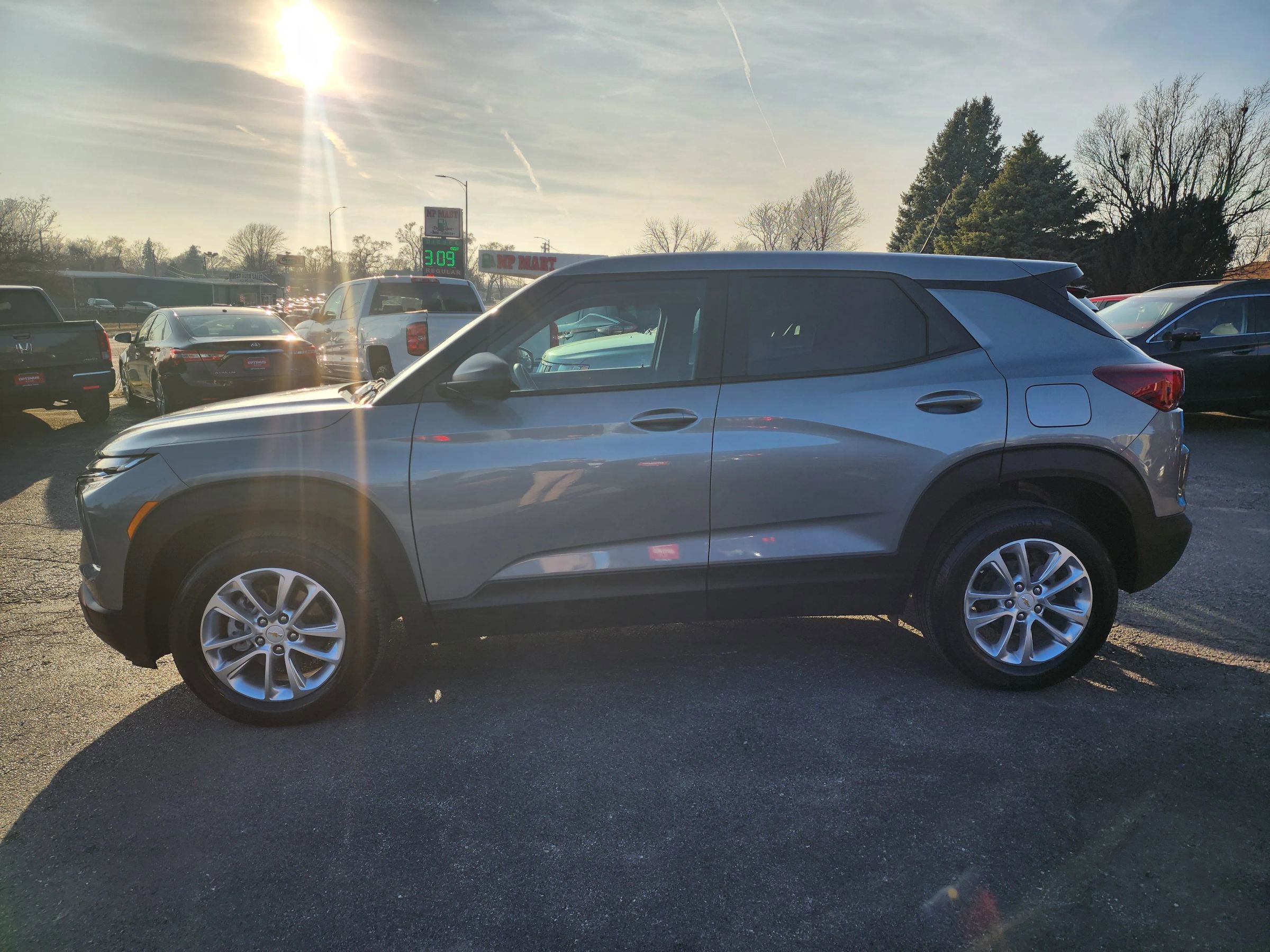 Used 2026 Chevrolet TrailBlazer LS w/ LS Convenience Package AWD/4WD image 4