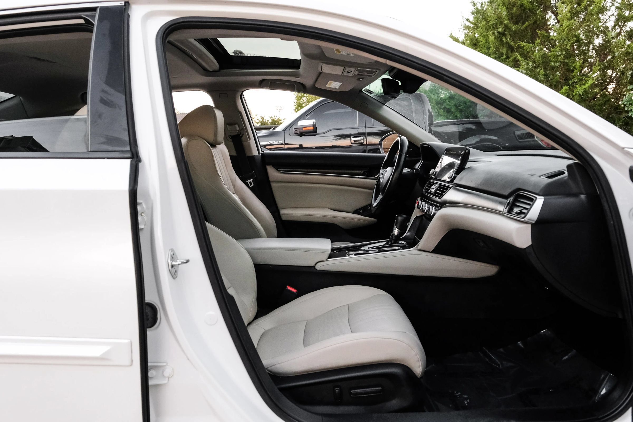 Used 2018 Honda Accord EX-L image 35