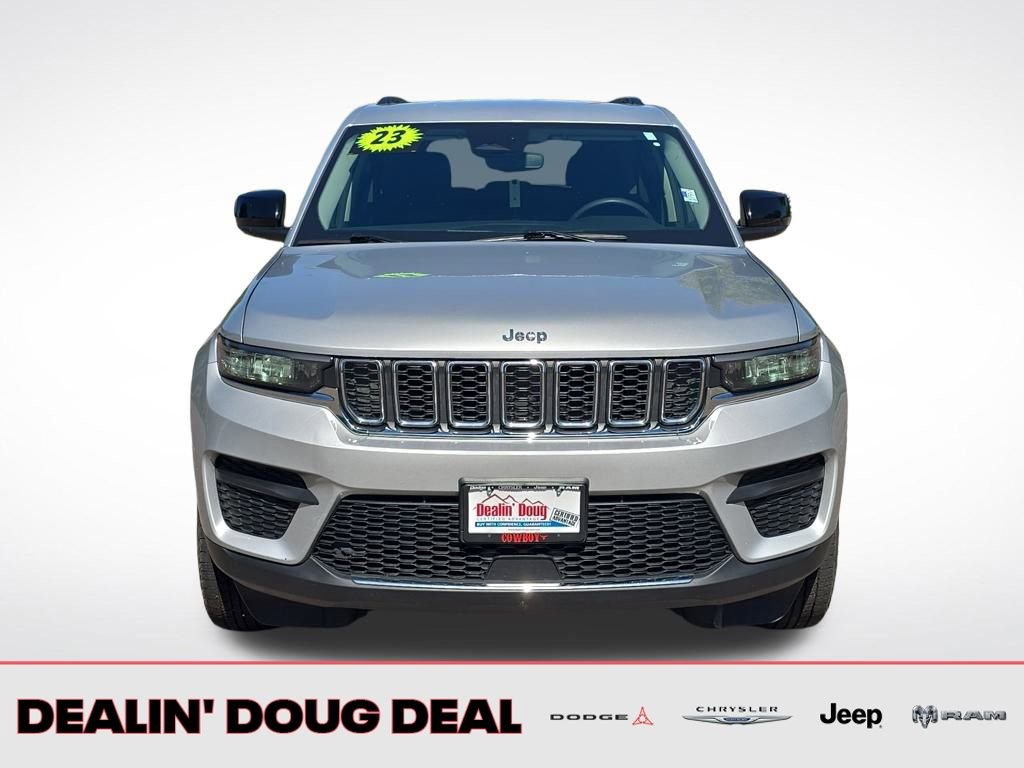 Used 2023 Jeep Grand Cherokee Laredo image 10