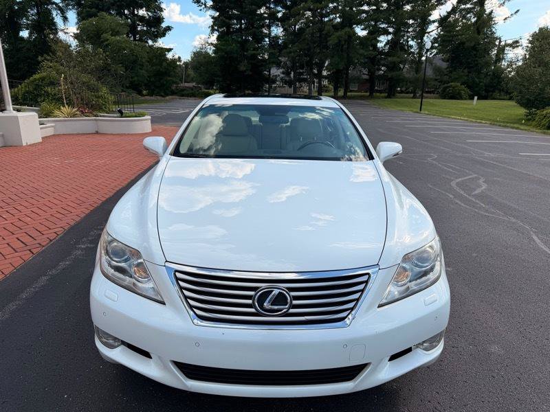Used 2010 Lexus LS 460 RWD image 3