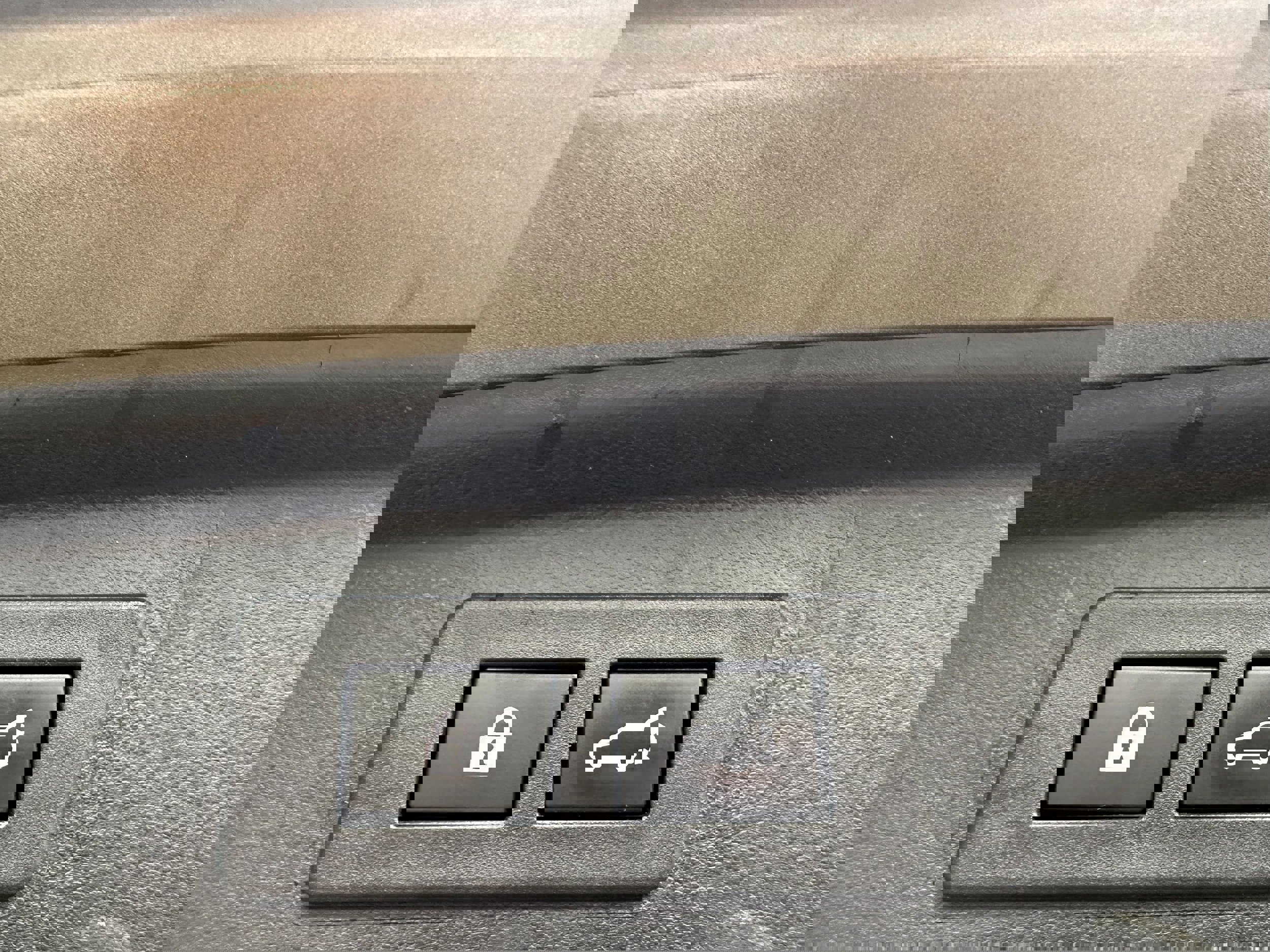 Used 2020 Subaru Outback Touring w/ Popular Package #2 image 17