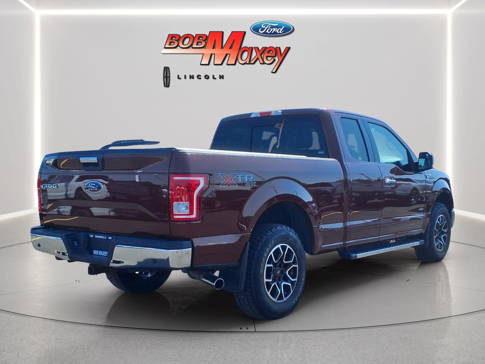 Used 2017 Ford F150 XLT w/ Equipment Group 302A Luxury AWD/4WD image 4