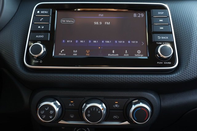 New 2025 Nissan Kicks Play S image 29