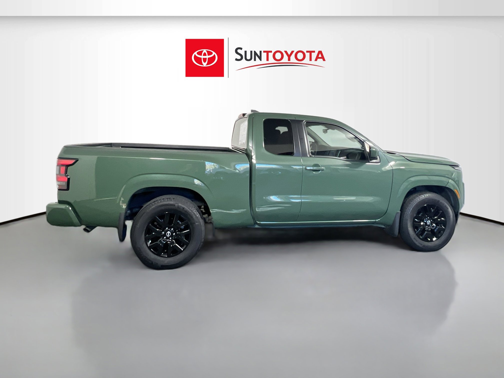 Used 2023 Nissan Frontier SV w/ Technology Package RWD image 2