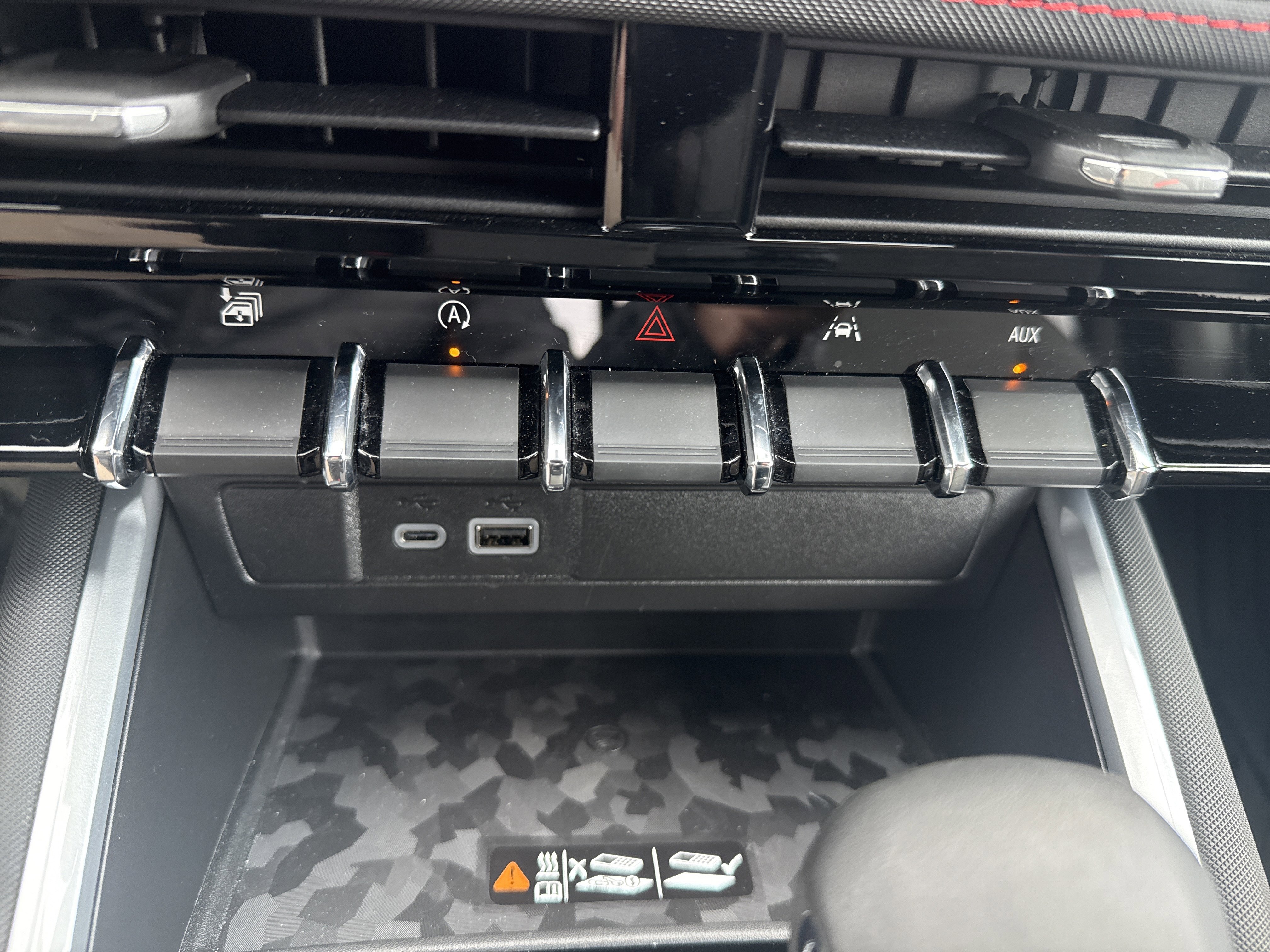 Used 2024 Chevrolet Colorado Z71 w/ Z71 Convenience Package 2 image 27