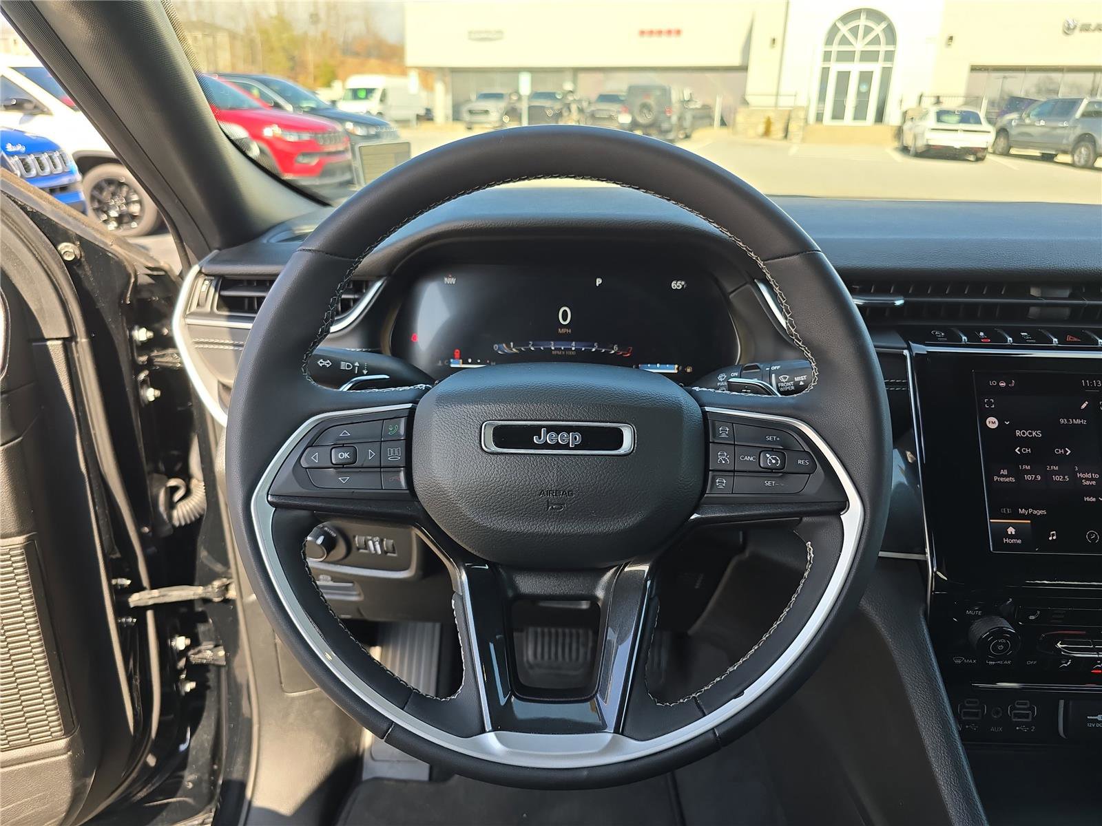 Used 2023 Jeep Grand Cherokee Altitude image 31