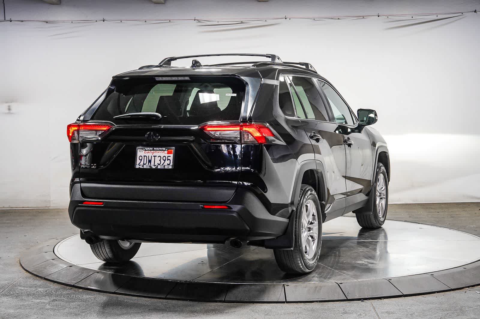 Certified 2022 Toyota RAV4 XLE w/ Convenience Package FWD image 5