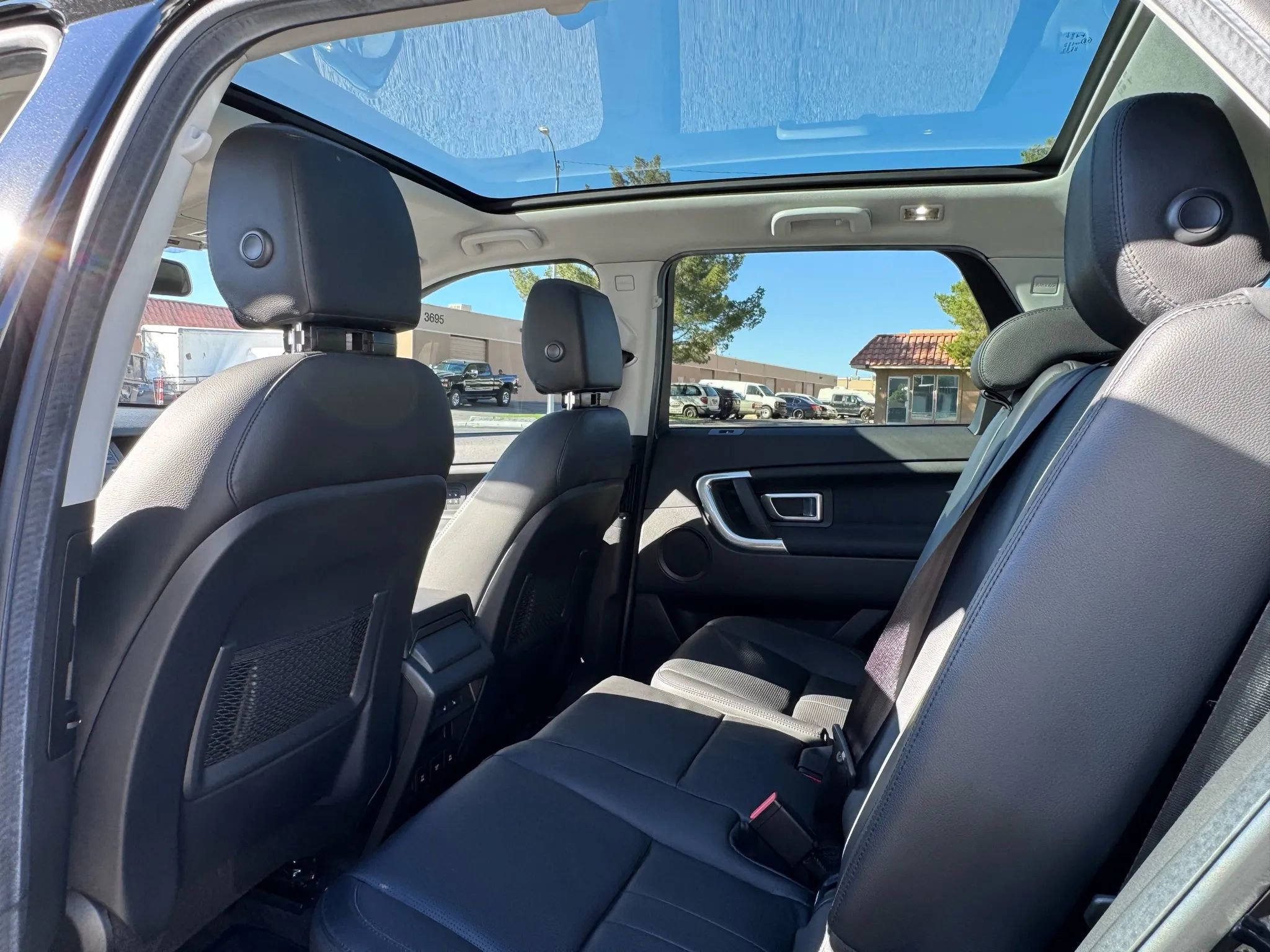 Used 2019 Land Rover Discovery Sport HSE image 15