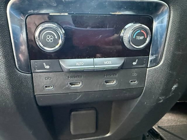 Used 2025 Chevrolet Tahoe High Country AWD/4WD image 31