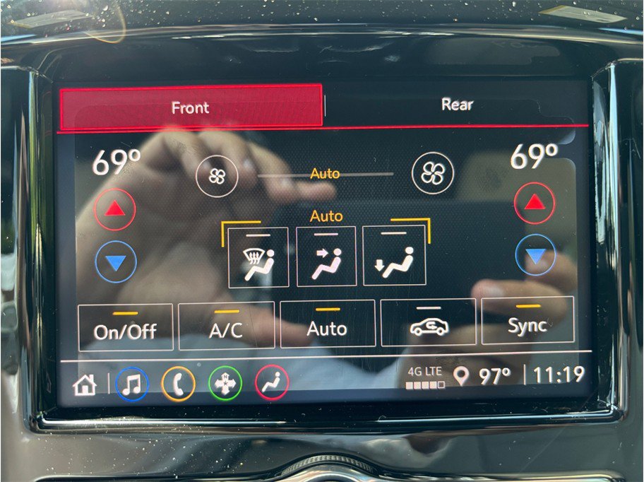 Used 2023 Chevrolet Traverse LS FWD image 29
