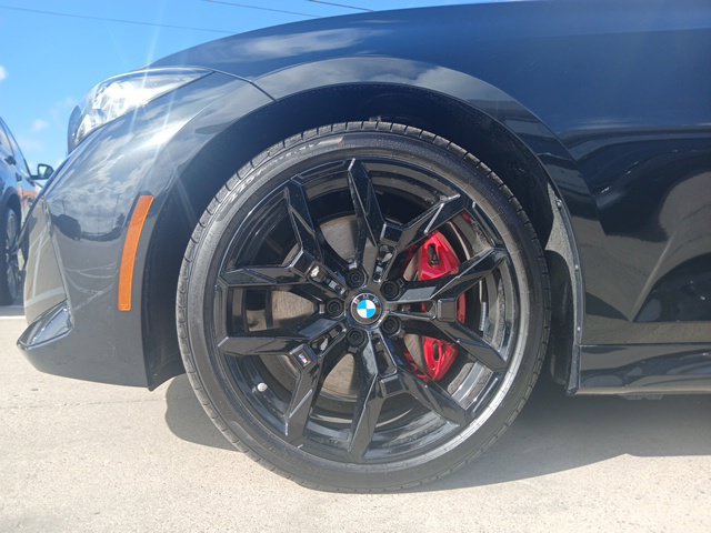 New 2026 BMW 330i Sedan w/ M Sport Package RWD image 5