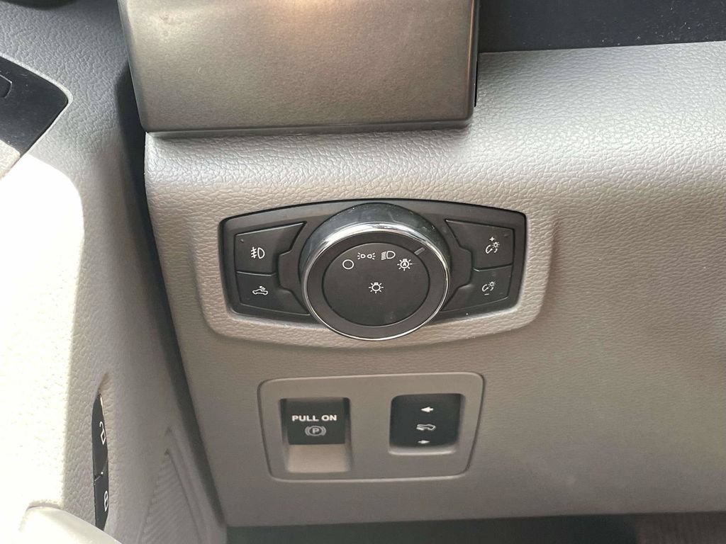 Certified 2018 Ford F150 XLT w/ Equipment Group 302A Luxury AWD/4WD image 27