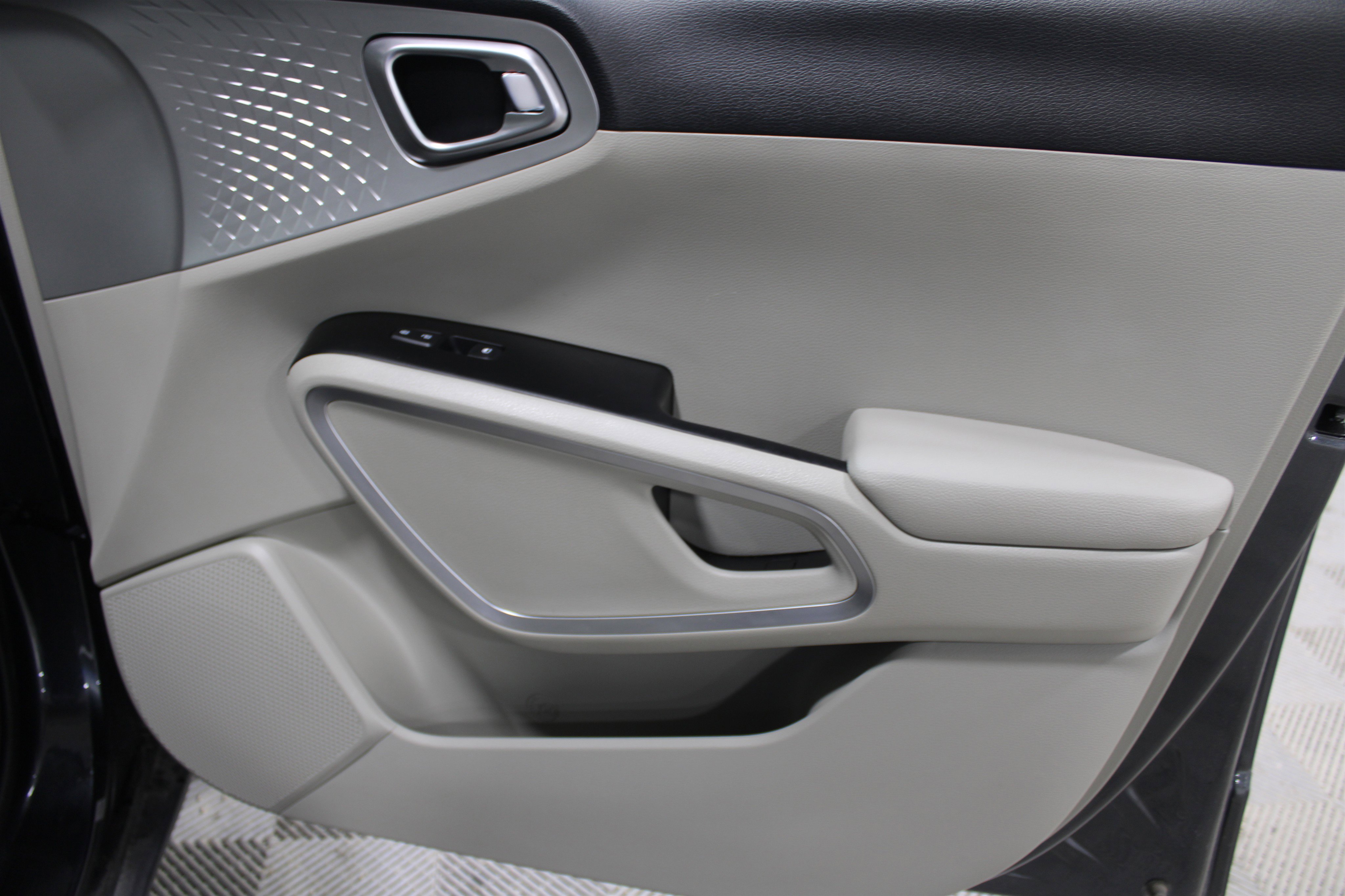 Used 2024 Kia Soul LX w/ Option Group 015 image 25