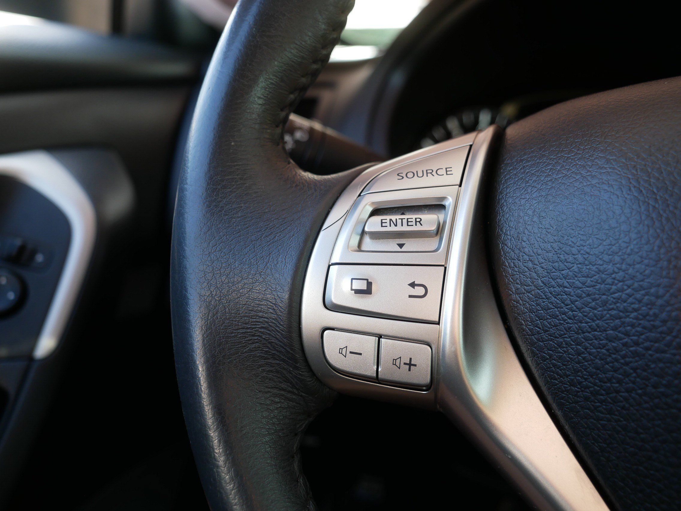 Certified 2017 Nissan Altima 2.5 SV FWD image 28