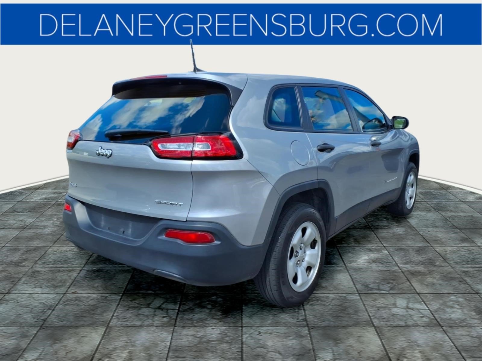 Used 2017 Jeep Cherokee Sport w/ Cold Weather Group AWD/4WD image 3