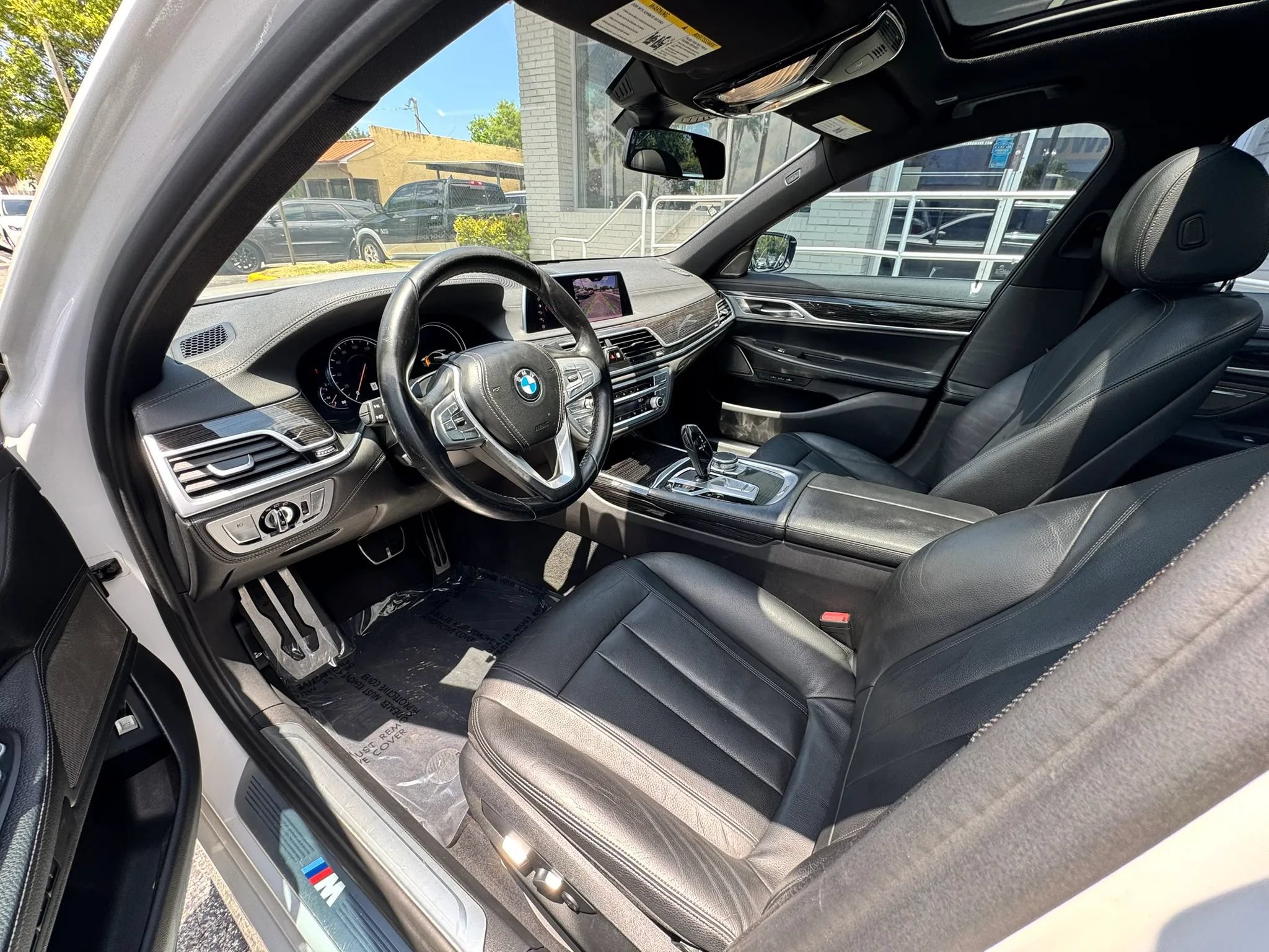 Used 2019 BMW 740i w/ M Sport Package RWD image 18