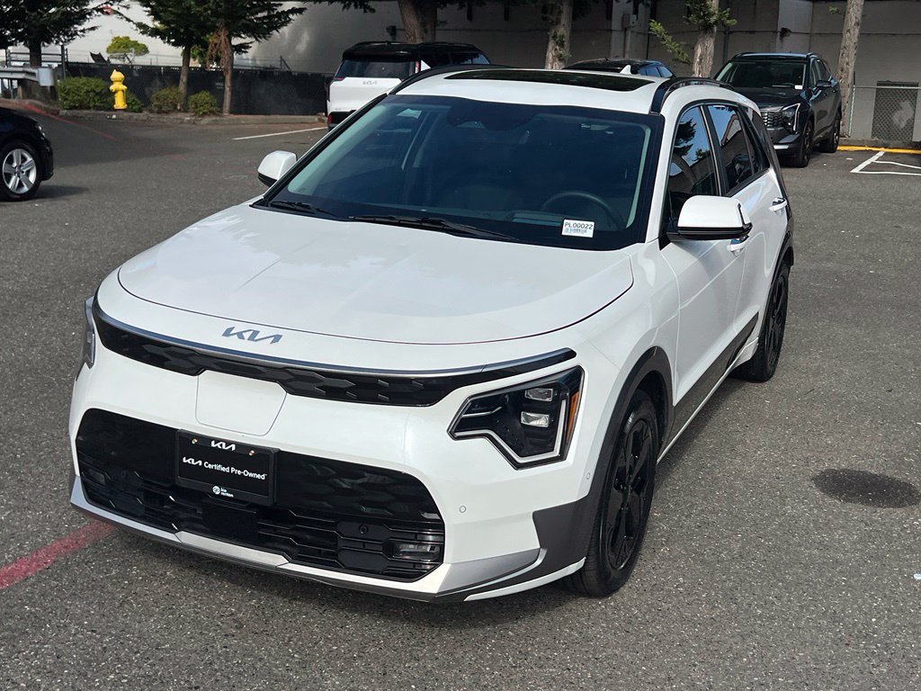 Certified 2023 Kia Niro Wave FWD image 3