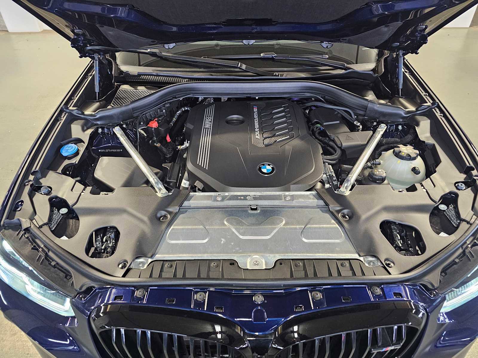 Used 2023 BMW X4 M40i AWD/4WD image 9