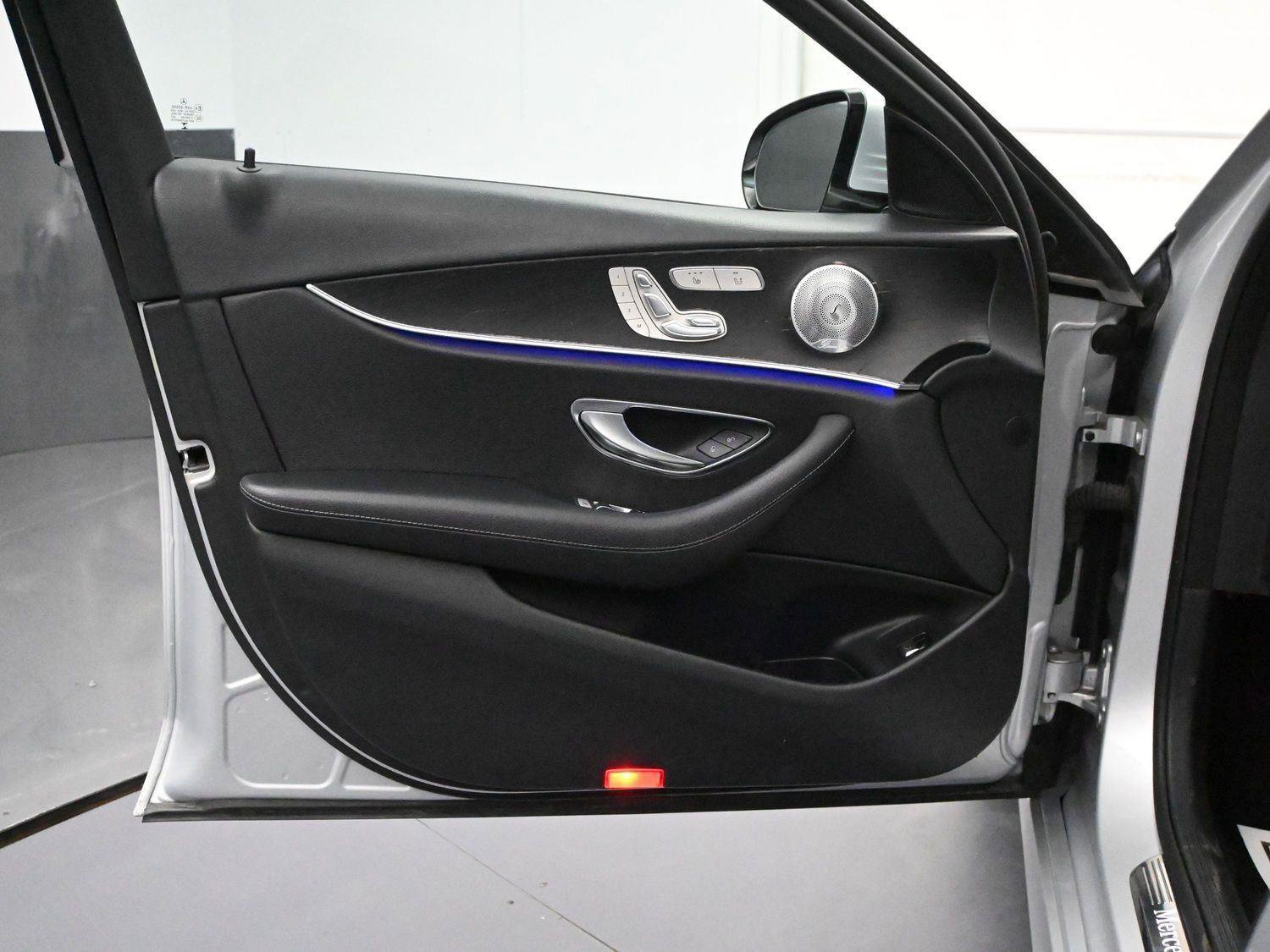 Used 2019 Mercedes-Benz E 300 4MATIC image 10