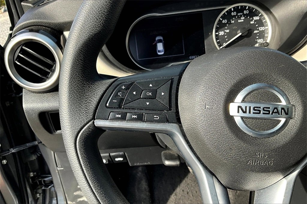Used 2021 Nissan Versa SV image 16