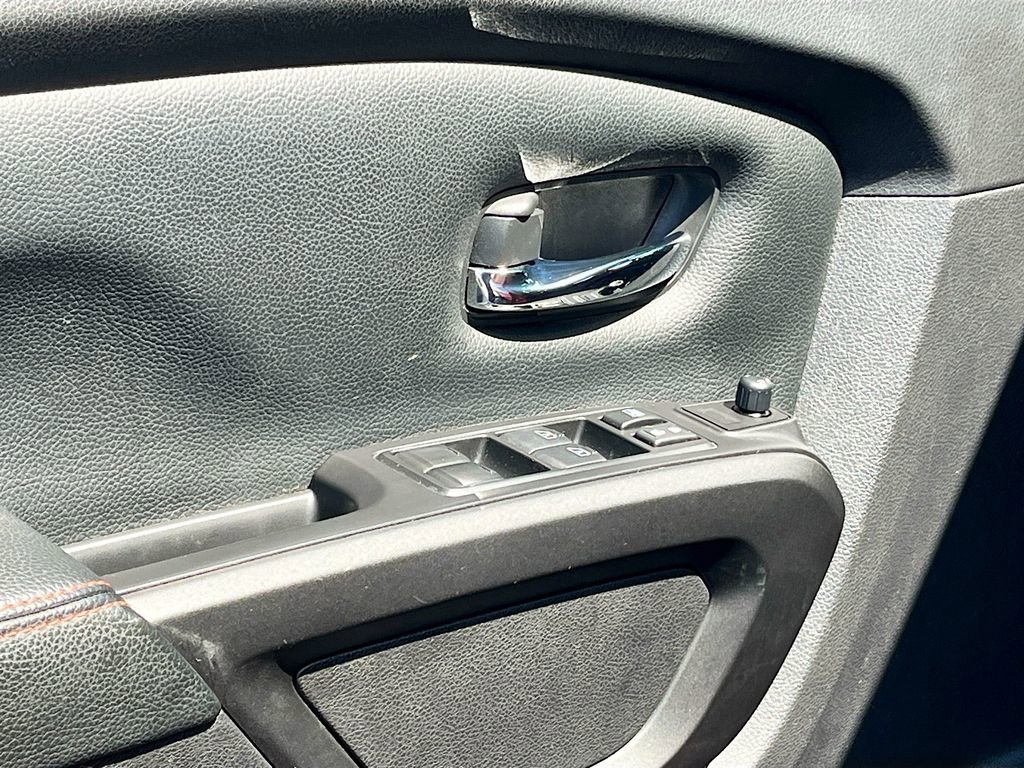 Used 2021 Nissan Titan PRO-4X w/ Pro-4x Utility Package image 18