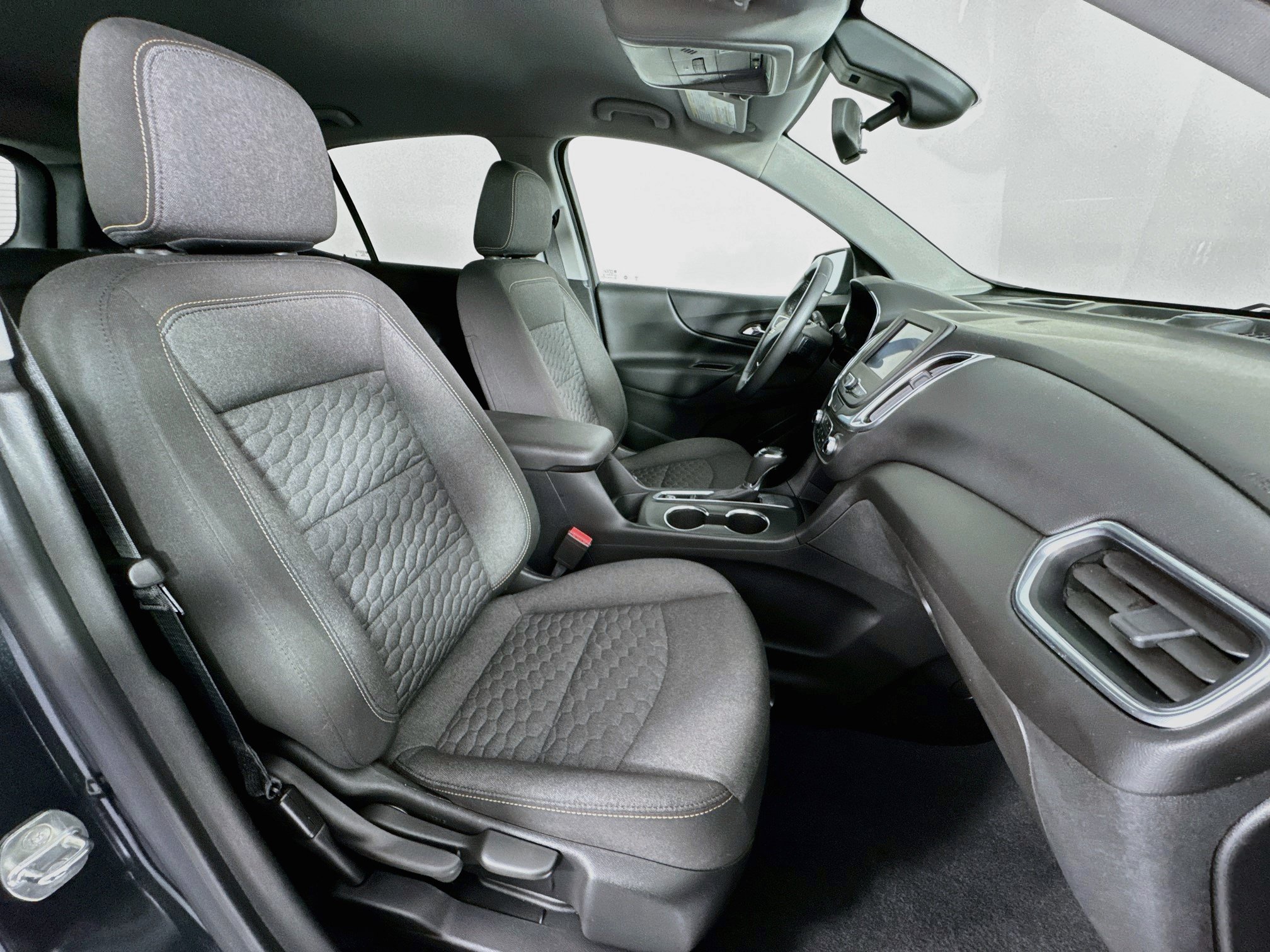 Used 2020 Chevrolet Equinox LT FWD image 26