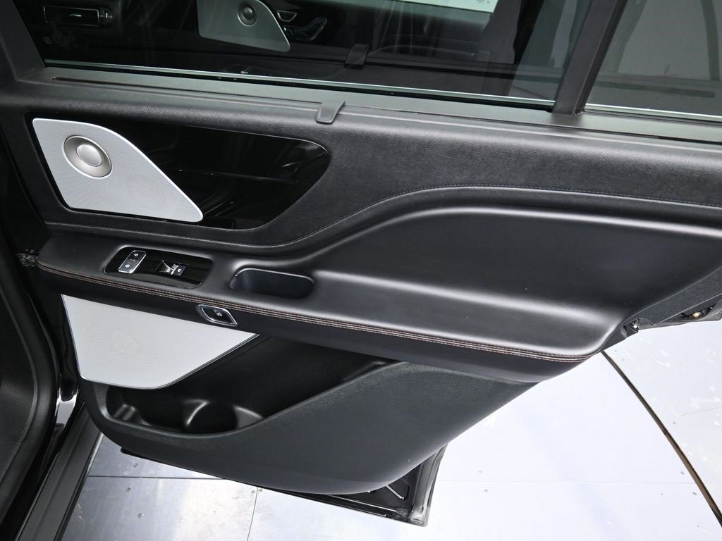 Used 2023 Lincoln Aviator Reserve w/ Equipment Group 201A image 36