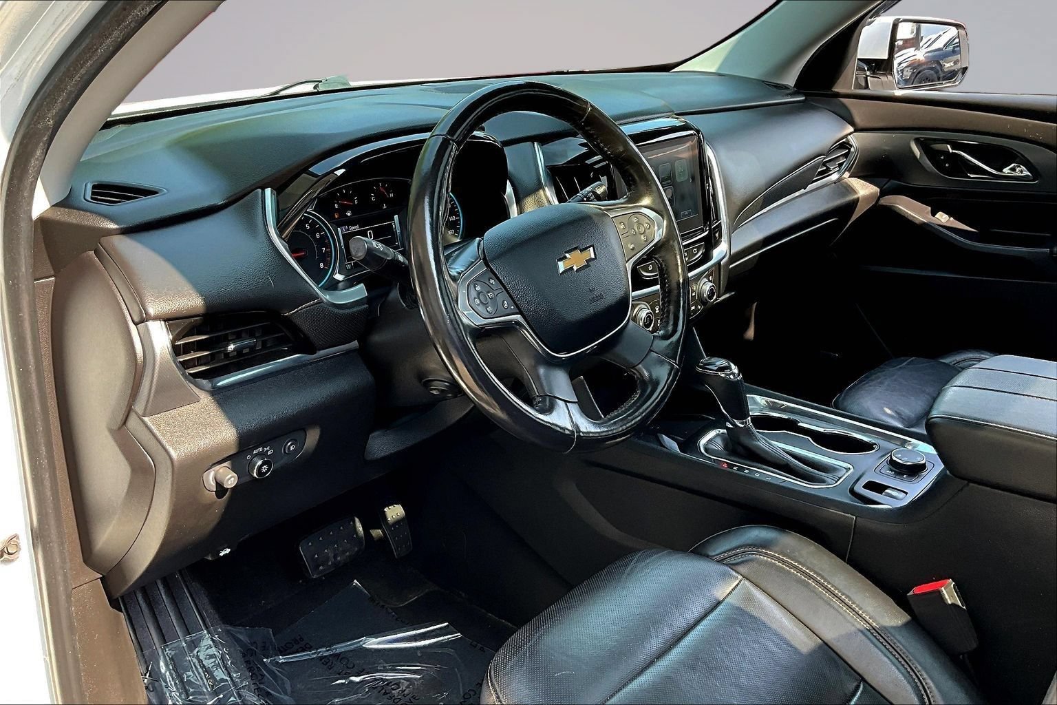 Used 2018 Chevrolet Traverse Premier AWD/4WD image 17