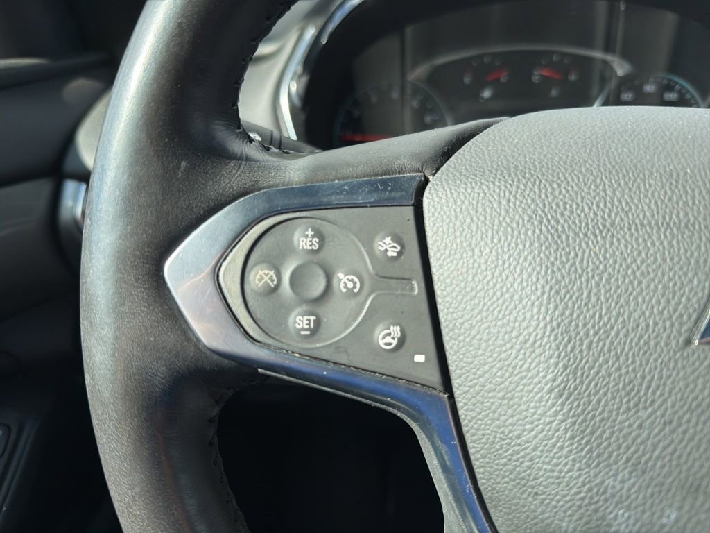 Used 2022 Chevrolet Traverse LT image 17