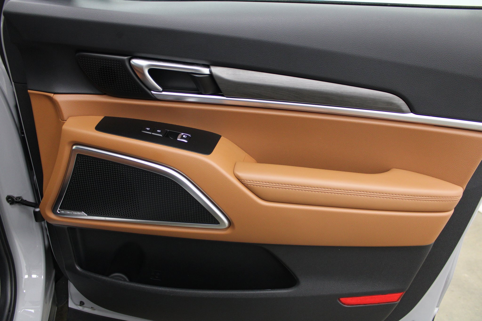 Used 2025 Kia Telluride SX Prestige X-Pro image 32